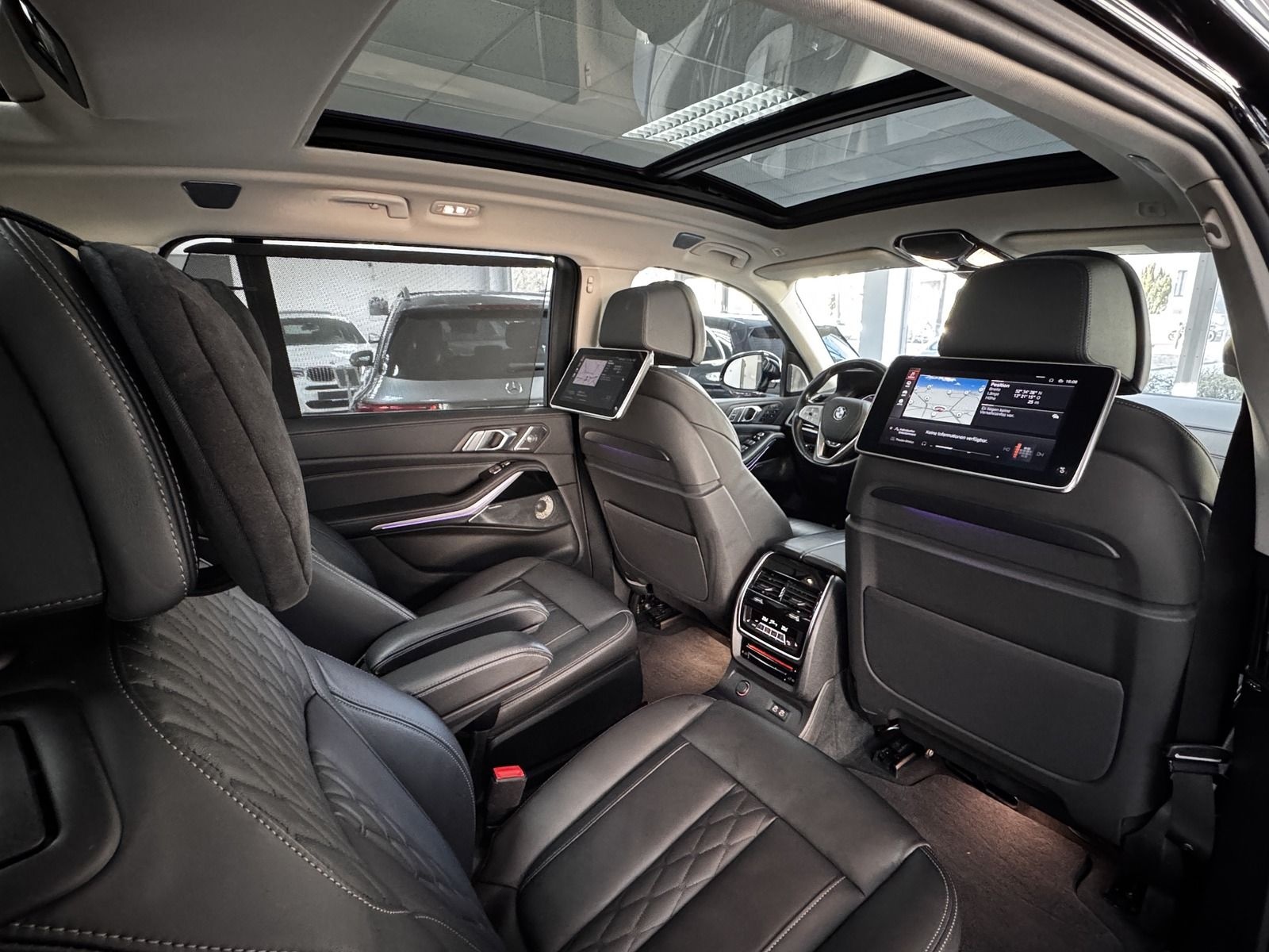 BMW X7 xDrive 40 d Design SKY LOUNGE FOND-TV 6-SITZE foto 19
