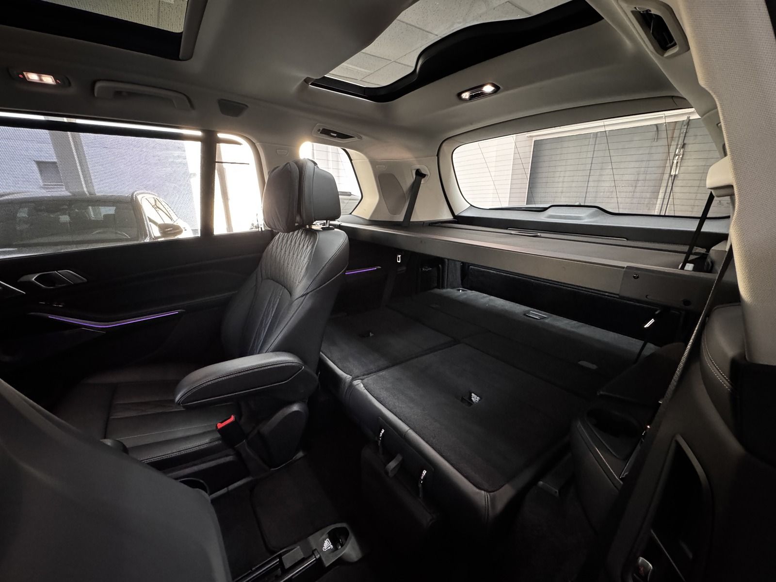 BMW X7 xDrive 40 d Design SKY LOUNGE FOND-TV 6-SITZE foto 22