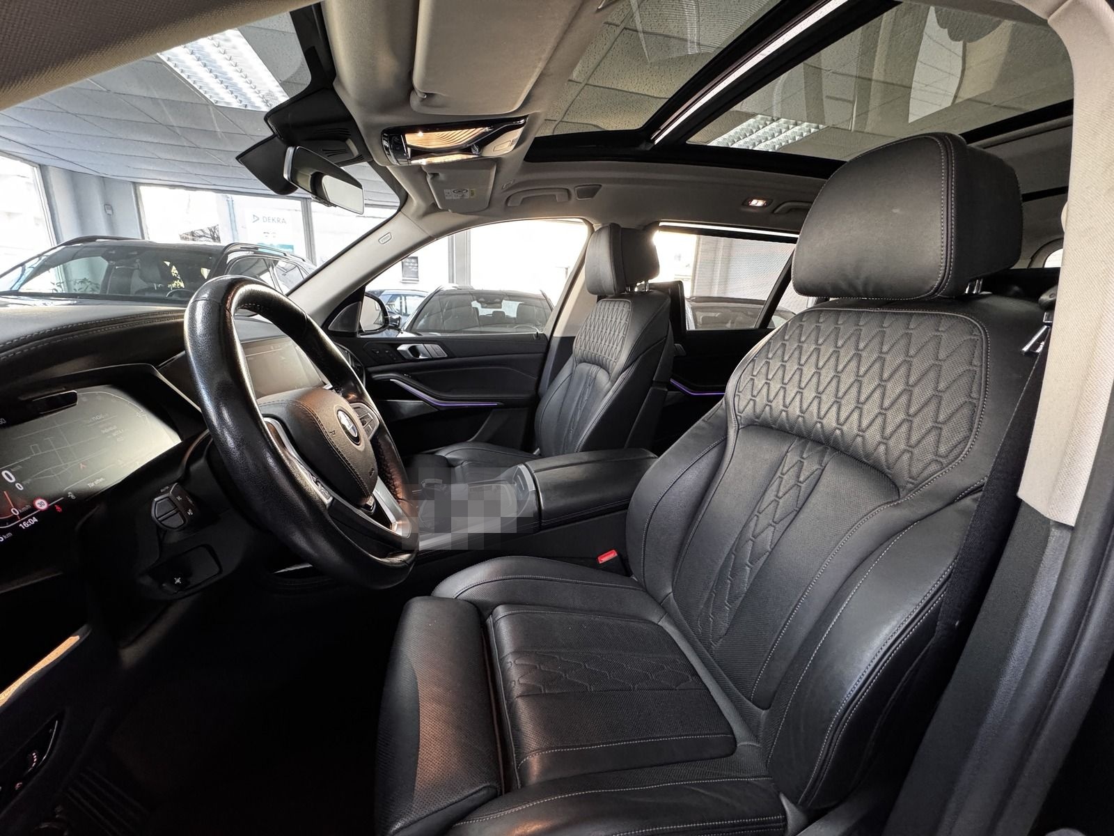 BMW X7 xDrive 40 d Design SKY LOUNGE FOND-TV 6-SITZE foto 25