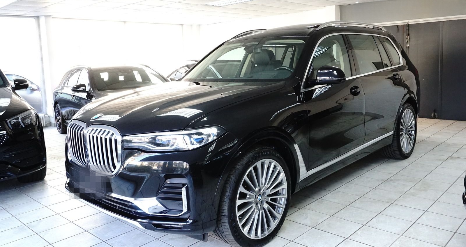 BMW X7 xDrive 40 d Design SKY LOUNGE FOND-TV 6-SITZE foto 4