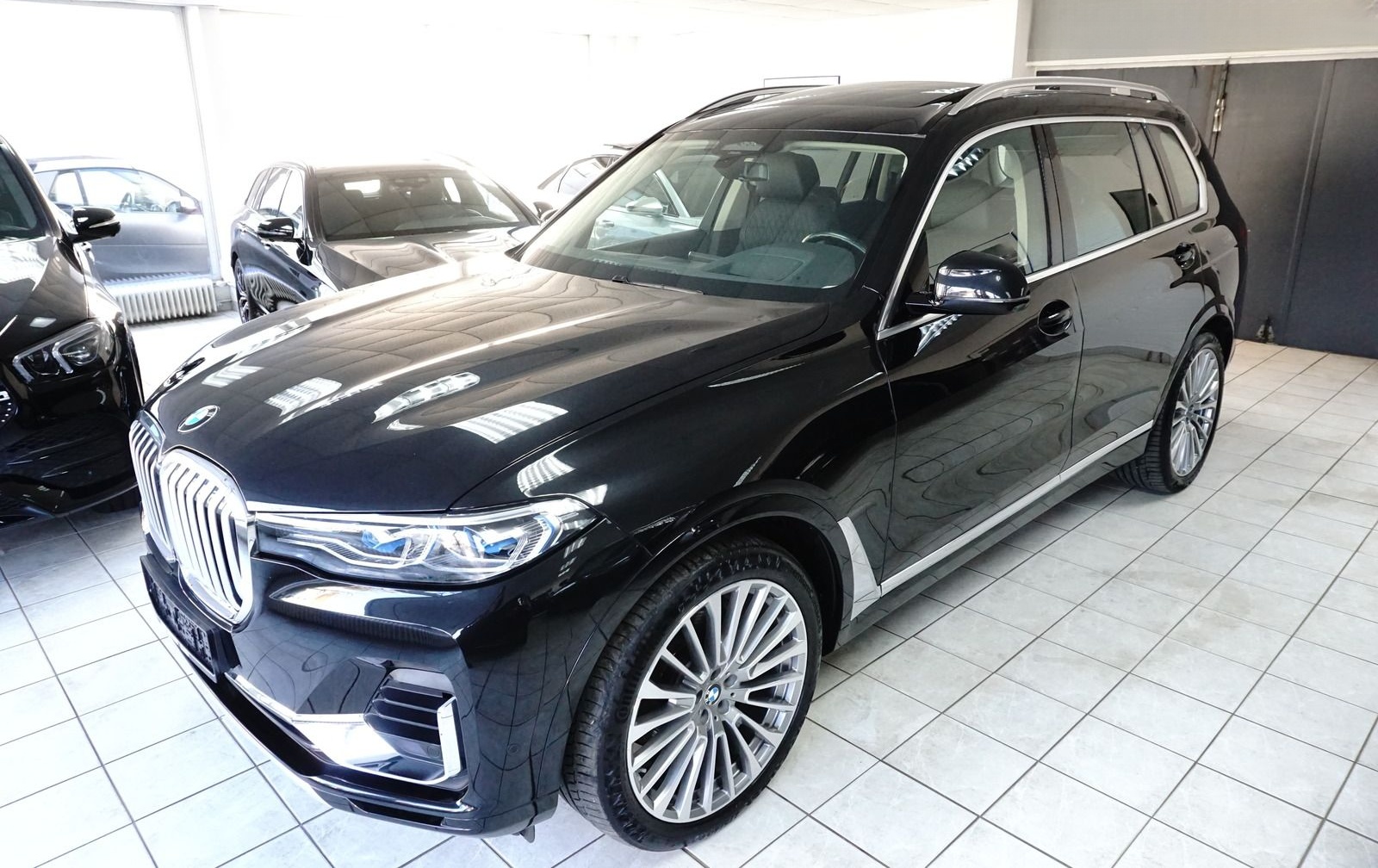 BMW X7 xDrive 40 d Design SKY LOUNGE FOND-TV 6-SITZE foto 5