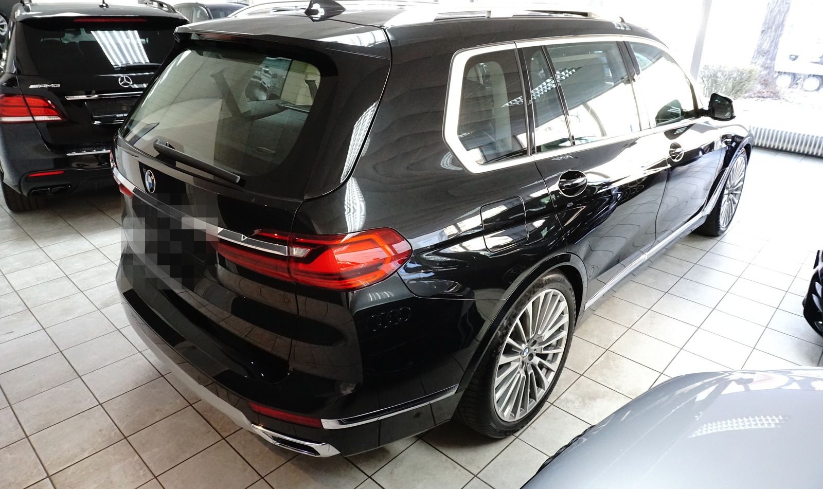 BMW X7 xDrive 40 d Design SKY LOUNGE FOND-TV 6-SITZE foto 8
