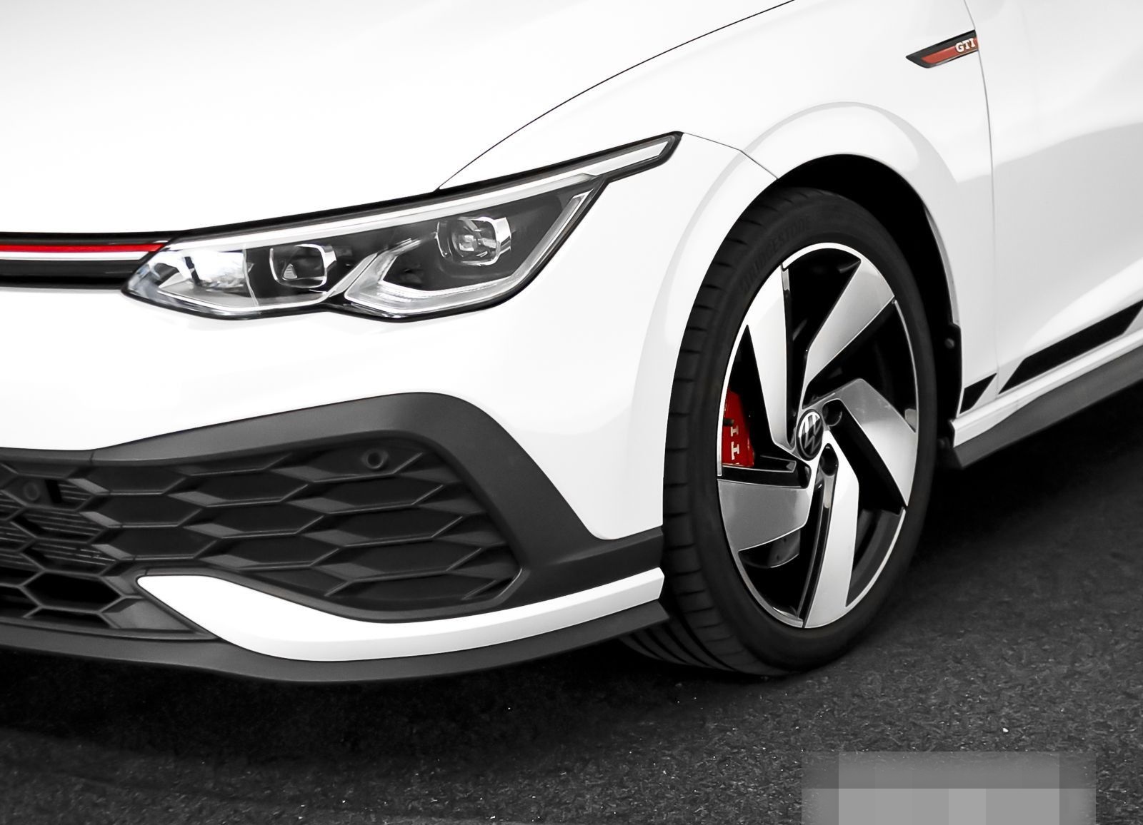 Volkswagen Golf VIII GTI Clubsport 2.0 TSI LED Navi ParkPil foto 11