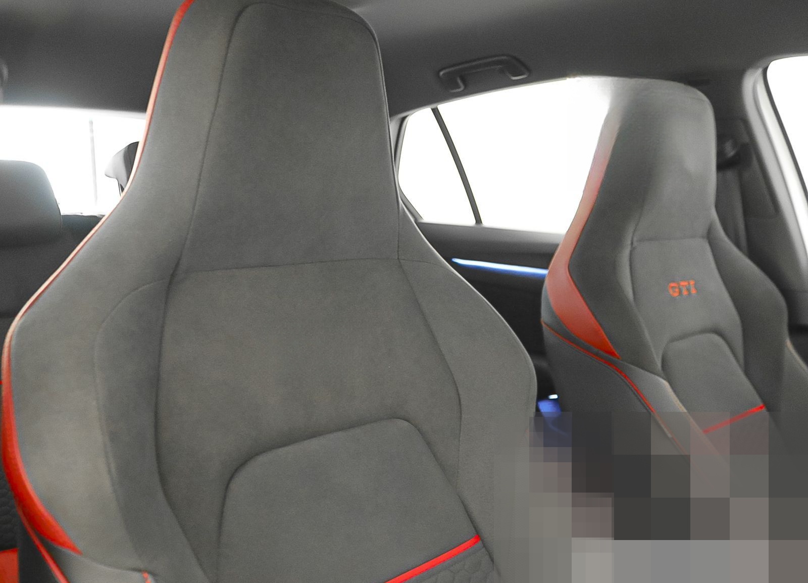 Volkswagen Golf VIII GTI Clubsport 2.0 TSI LED Navi ParkPil foto 14