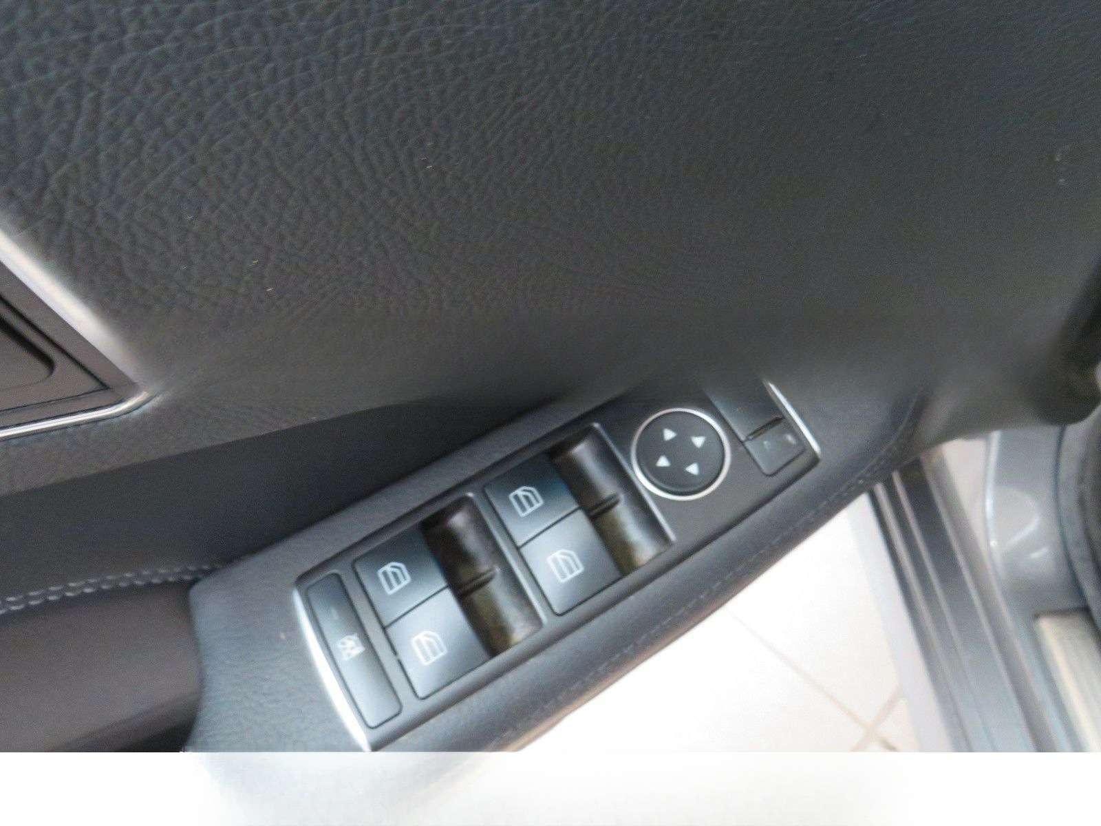 Mercedes-Benz E 220 BlueTec*Avantgarde*LED ILS*AHK*GHSD*SHZ* foto 12