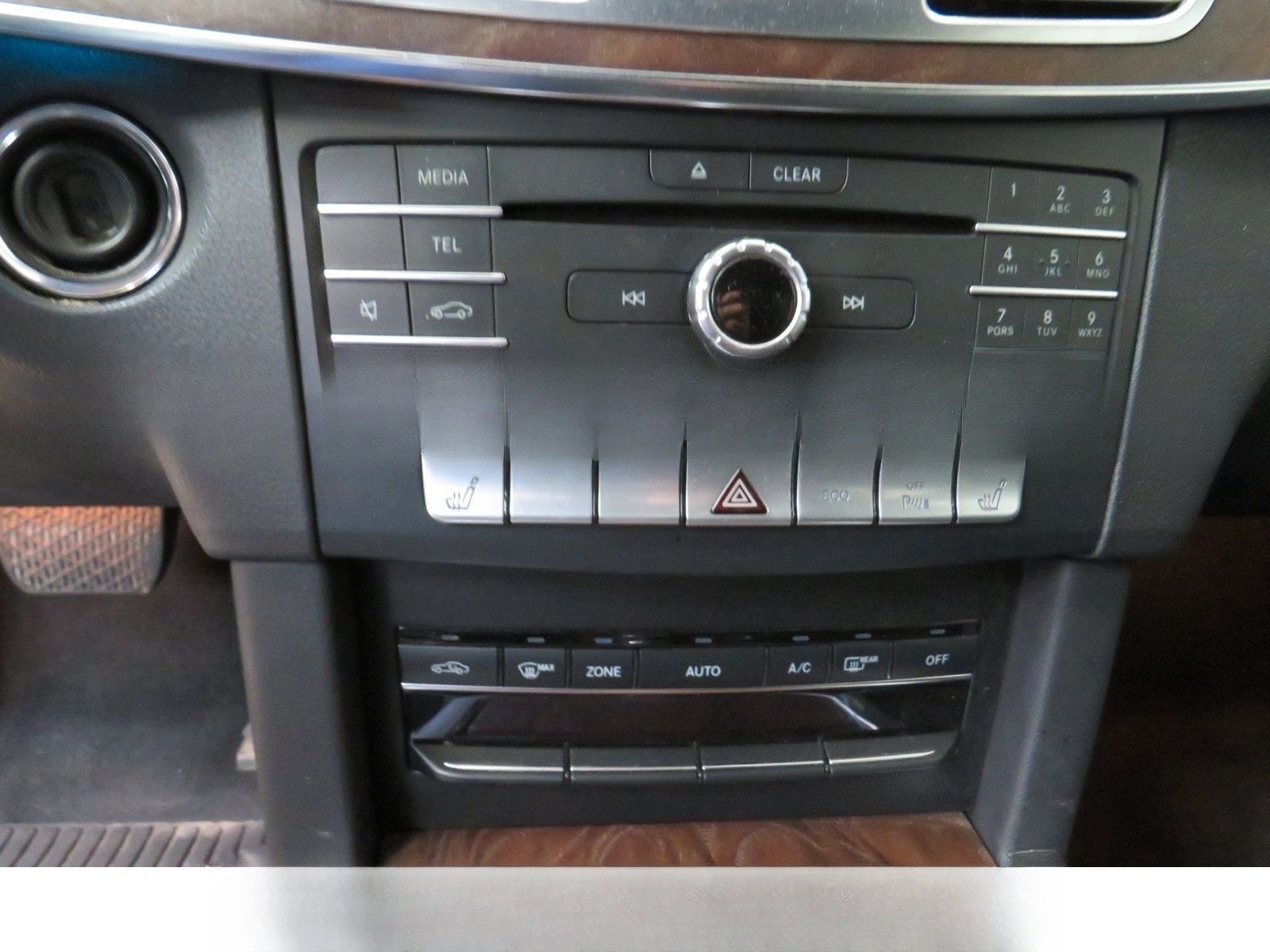 Mercedes-Benz E 220 BlueTec*Avantgarde*LED ILS*AHK*GHSD*SHZ* foto 14