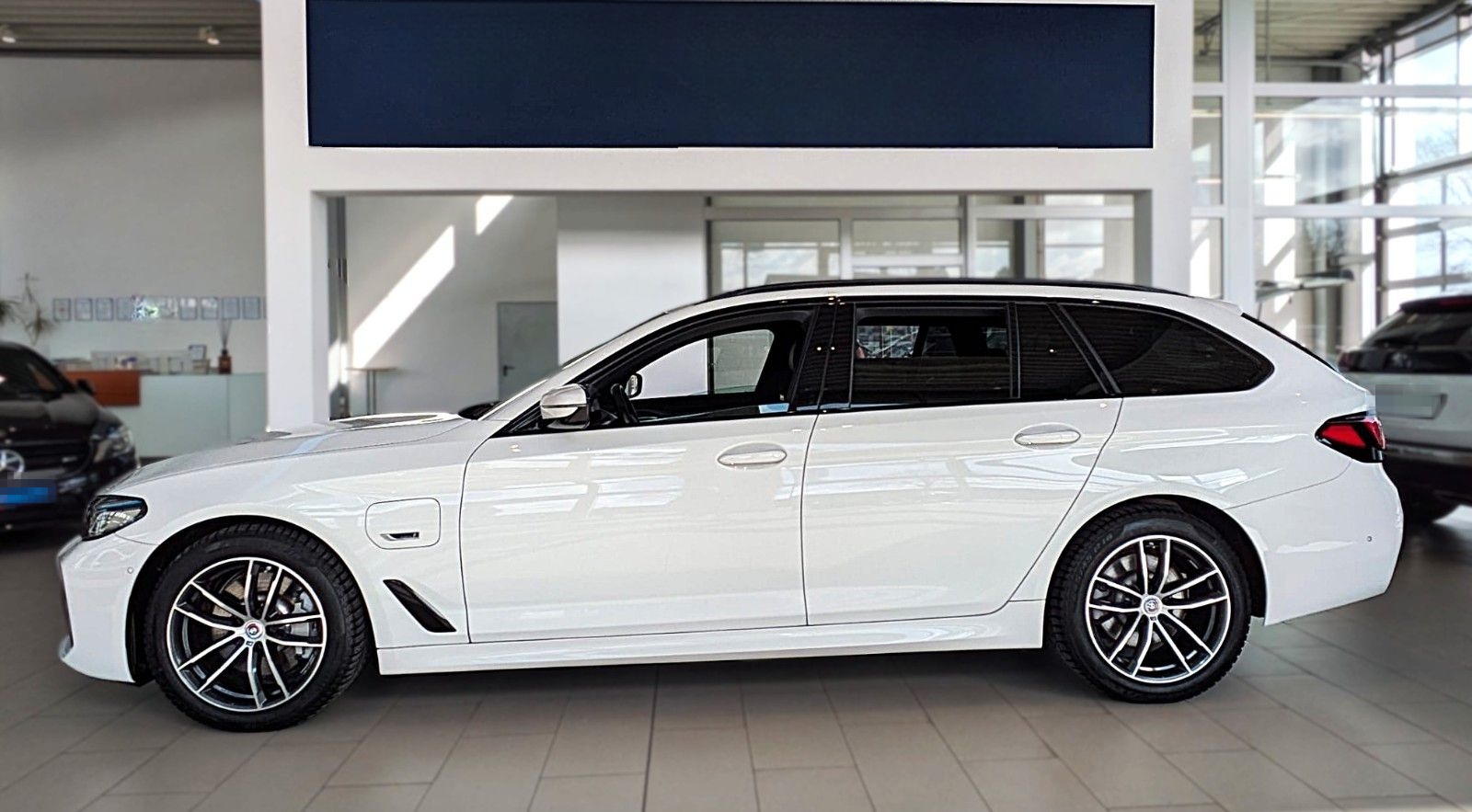 BMW 530e M SPORT VIRTUAL HUD NAVI LASER LEDER AHK foto 6