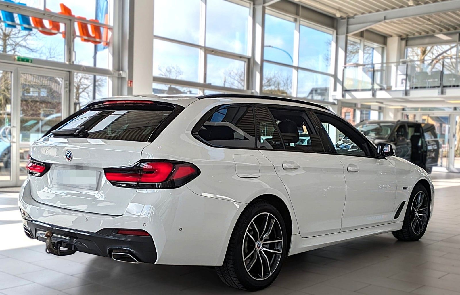 BMW 530e M SPORT VIRTUAL HUD NAVI LASER LEDER AHK foto 9