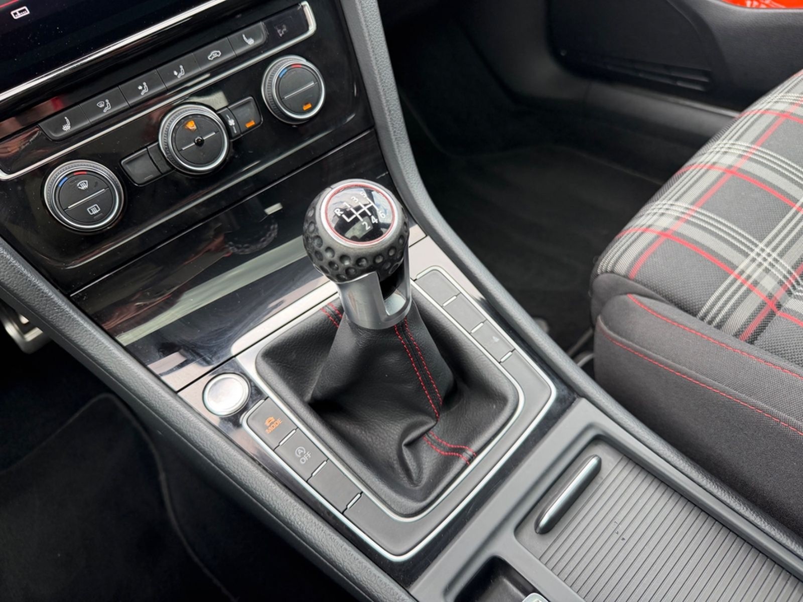 Volkswagen Golf VII 2.0 GTI Performance foto 19