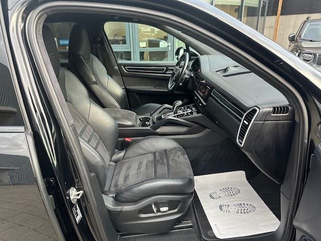 Porsche Cayenne GTS 4.0 Turbo V8 HUD PANO STDHZ ACC BOSE foto 4