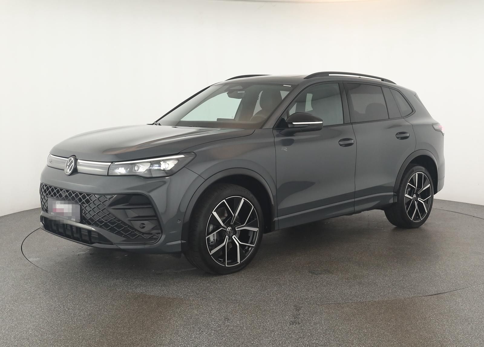 Volkswagen Tiguan 2.0 TSI DSG 4M R-Line IQ Pano Nav Key 360 foto 2