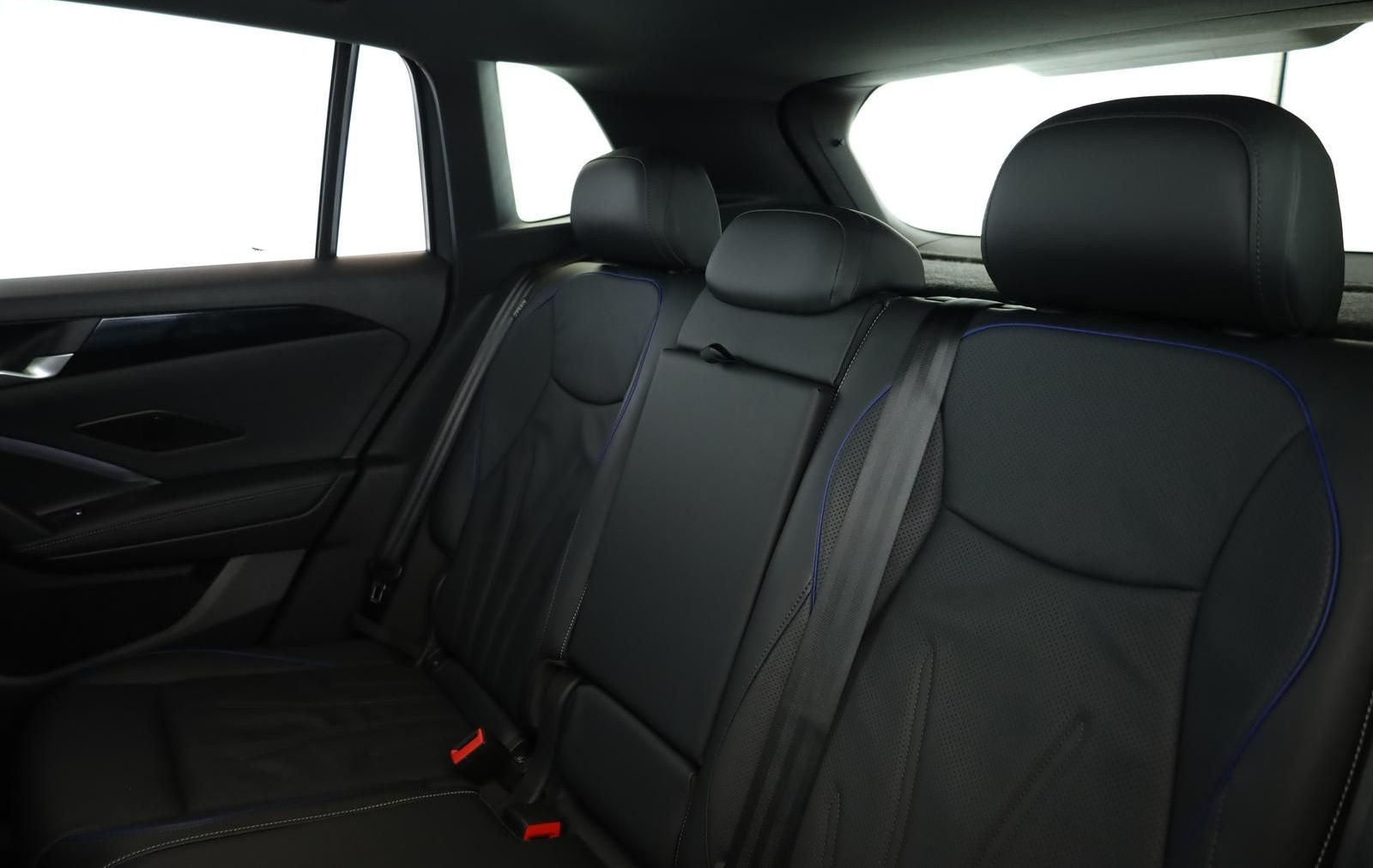 Volkswagen Tiguan 2.0 TSI DSG 4M R-Line IQ Pano Nav Key 360 foto 11