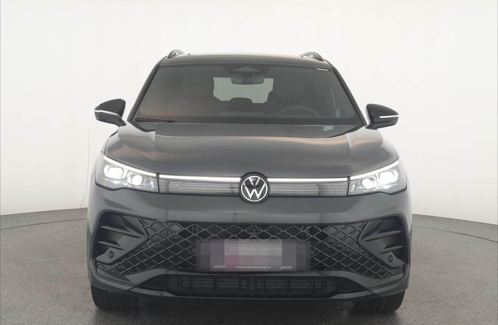 Volkswagen Tiguan 2.0 TSI DSG 4M R-Line IQ Pano Nav Key 360 foto 3