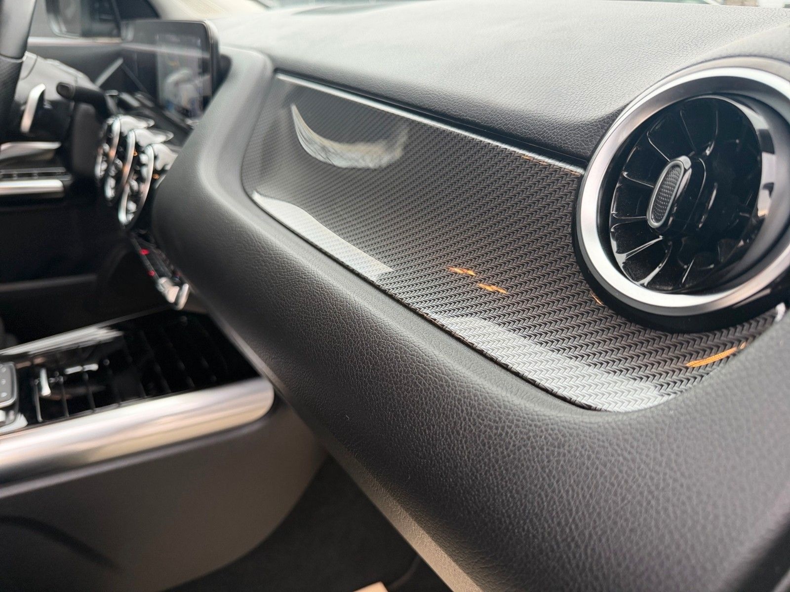 Mercedes-Benz GLA 220 d 1.Hand,AMG,Kamera,LED,Navi,SHZ foto 16