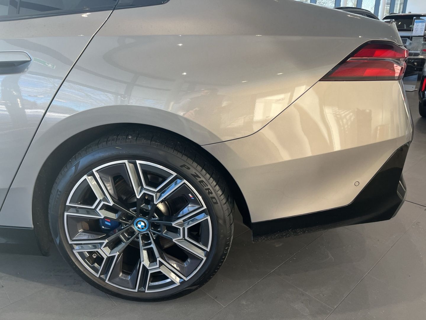 BMW i5 M Sport eDrive40/HUD/AHK/Bowers&Wilkins/Navi foto 23