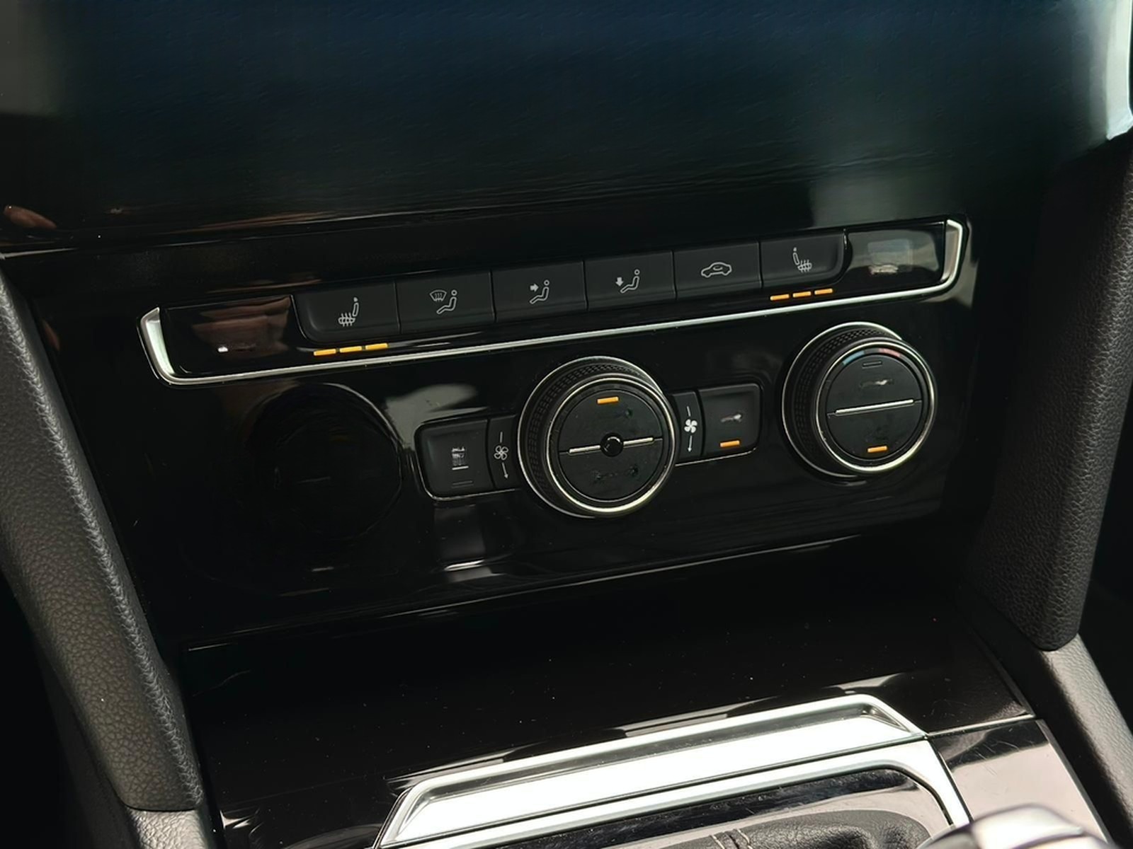 Volkswagen Arteon 2.0TSI R LINE* LED#4xSHZ#FH#SH#AHK#KEYLES foto 15