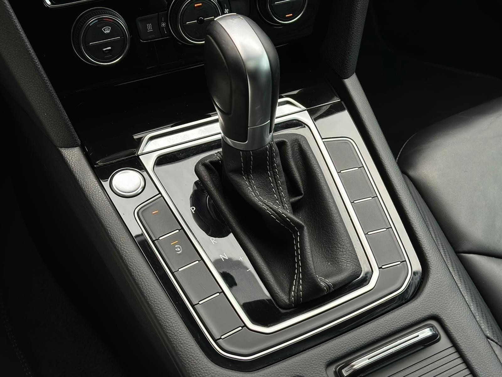 Volkswagen Arteon 2.0TSI R LINE* LED#4xSHZ#FH#SH#AHK#KEYLES foto 16
