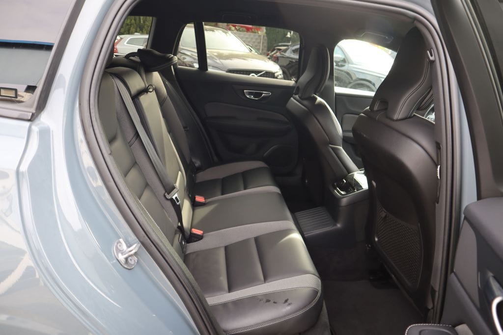 Volvo V60 T6 AWD Recharge Plus Dark ACC AHK NAVI R-CAM foto 15