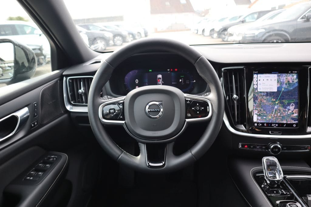 Volvo V60 T6 AWD Recharge Plus Dark ACC AHK NAVI R-CAM foto 17
