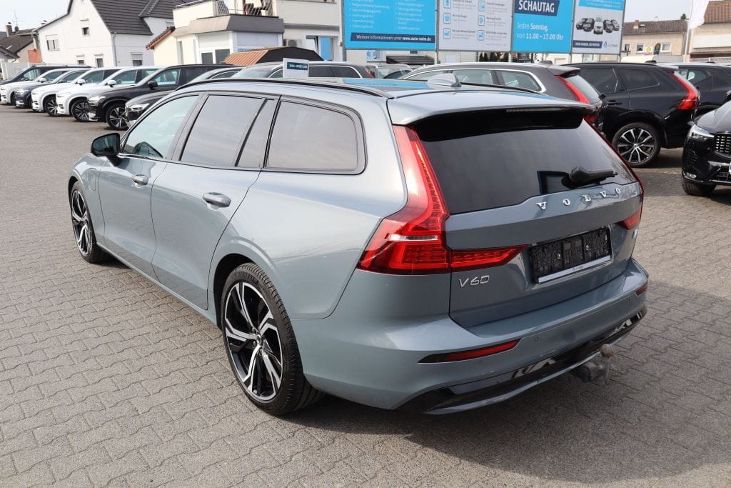 Volvo V60 T6 AWD Recharge Plus Dark ACC AHK NAVI R-CAM foto 9