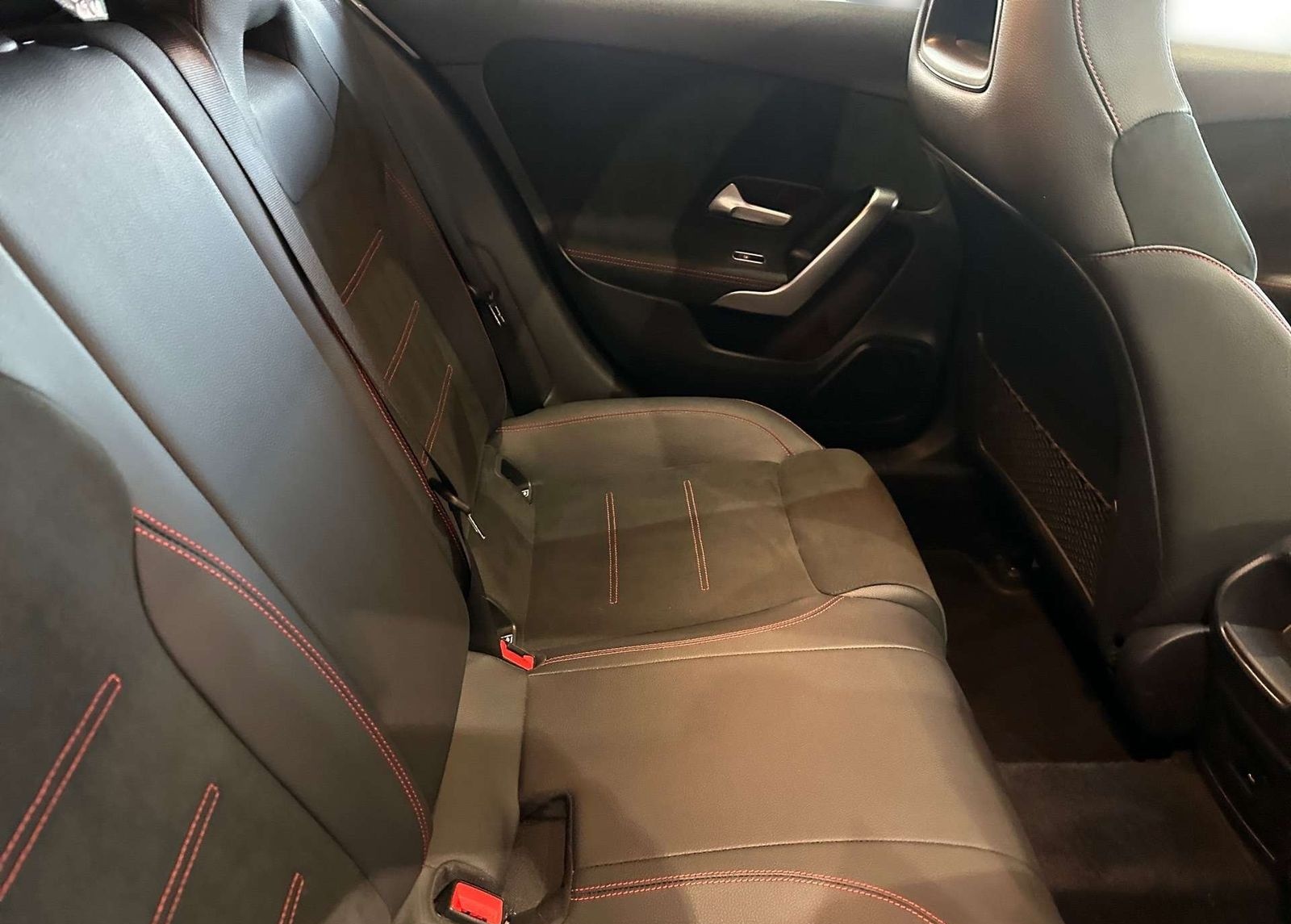 Mercedes-Benz A 250 e AMG+Pano+LED+DISTR.+360°Kam+Amb-Bel.+SHZ foto 12