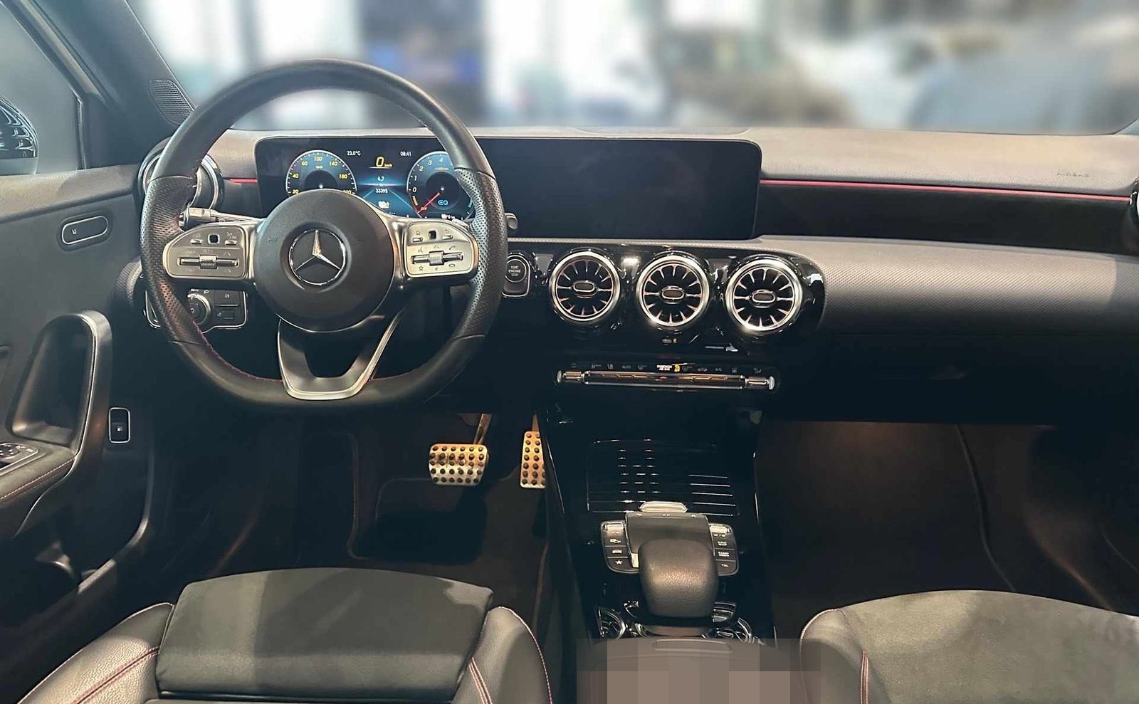 Mercedes-Benz A 250 e AMG+Pano+LED+DISTR.+360°Kam+Amb-Bel.+SHZ foto 9