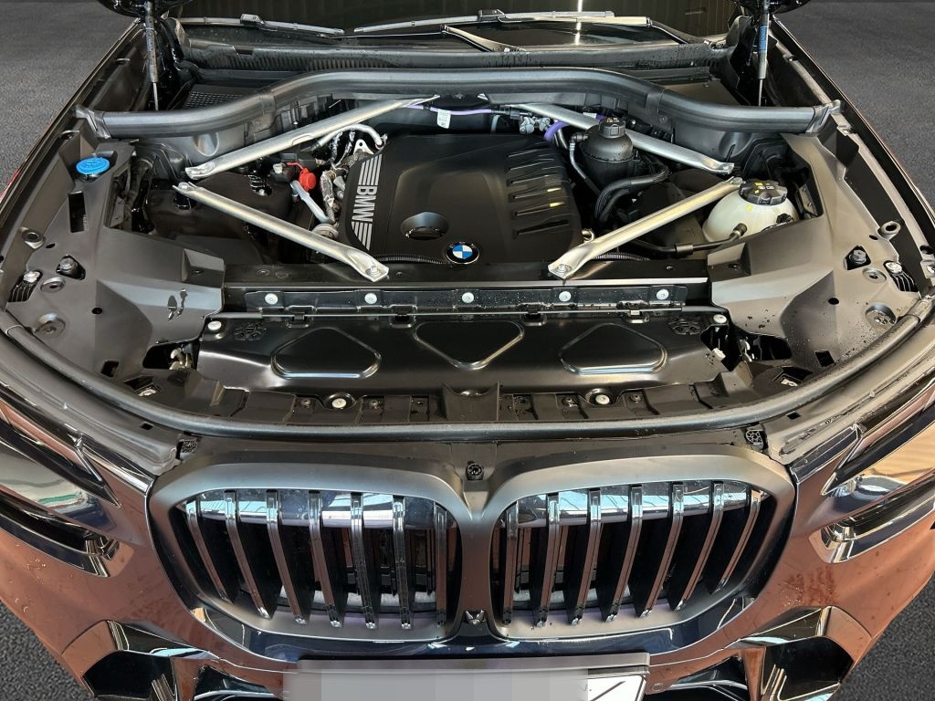 BMW X7 xDrive40d M-PaketPro AHK Pano HiFi Massage foto 9