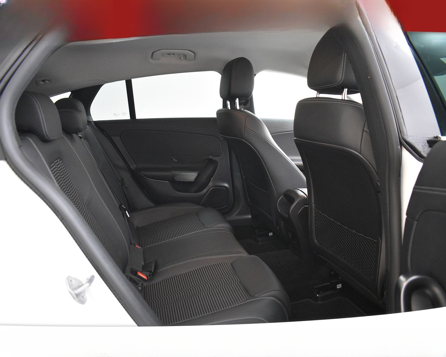 Mercedes-Benz CLA200d SB 8G Progres WIDES+NAVI+360+LED+SHZ+TEM foto 18