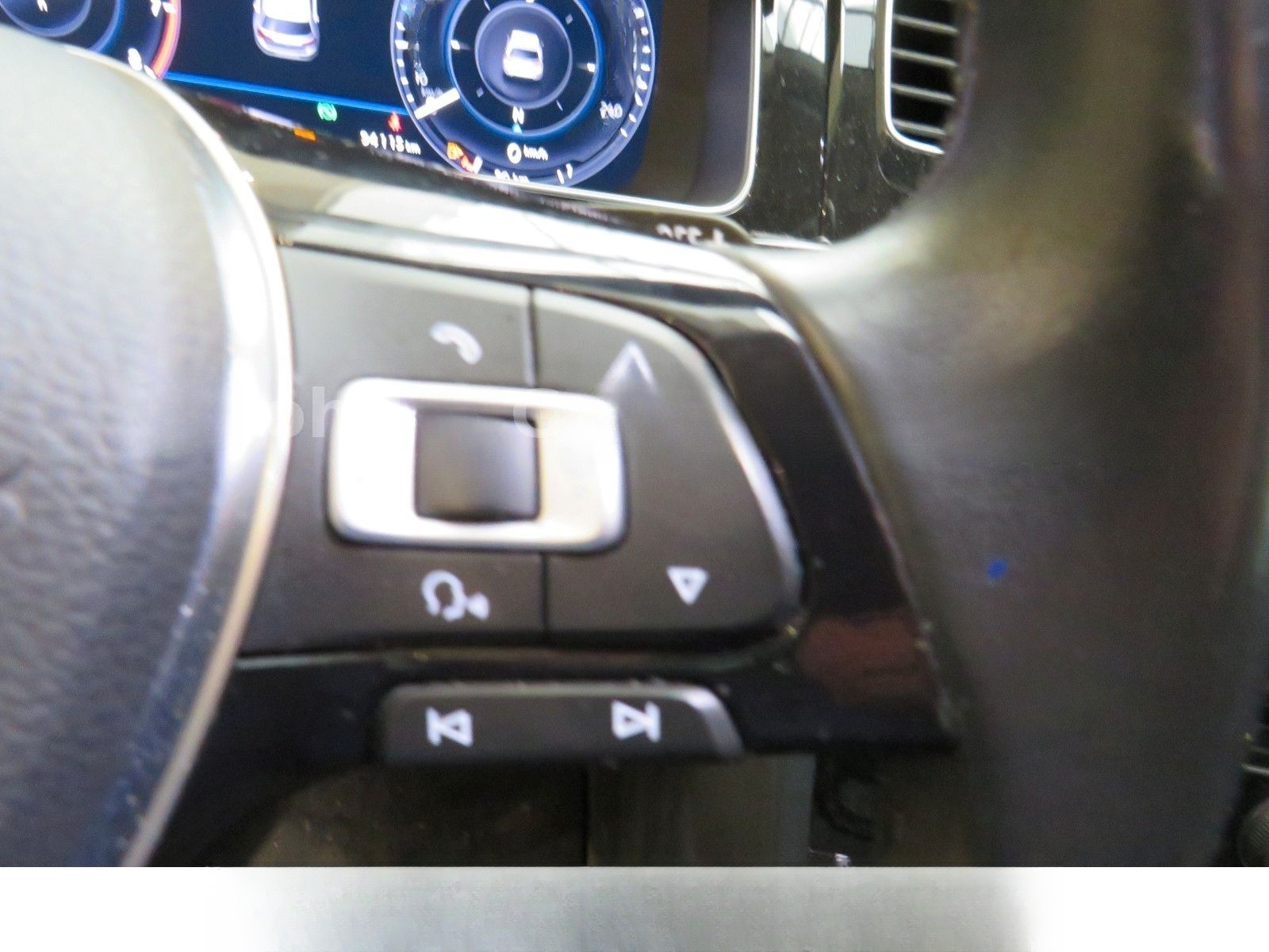 Volkswagen Golf VII Lim.*R-Line*LED*AHK*Navi*ACC*Fernl*LM18 foto 14