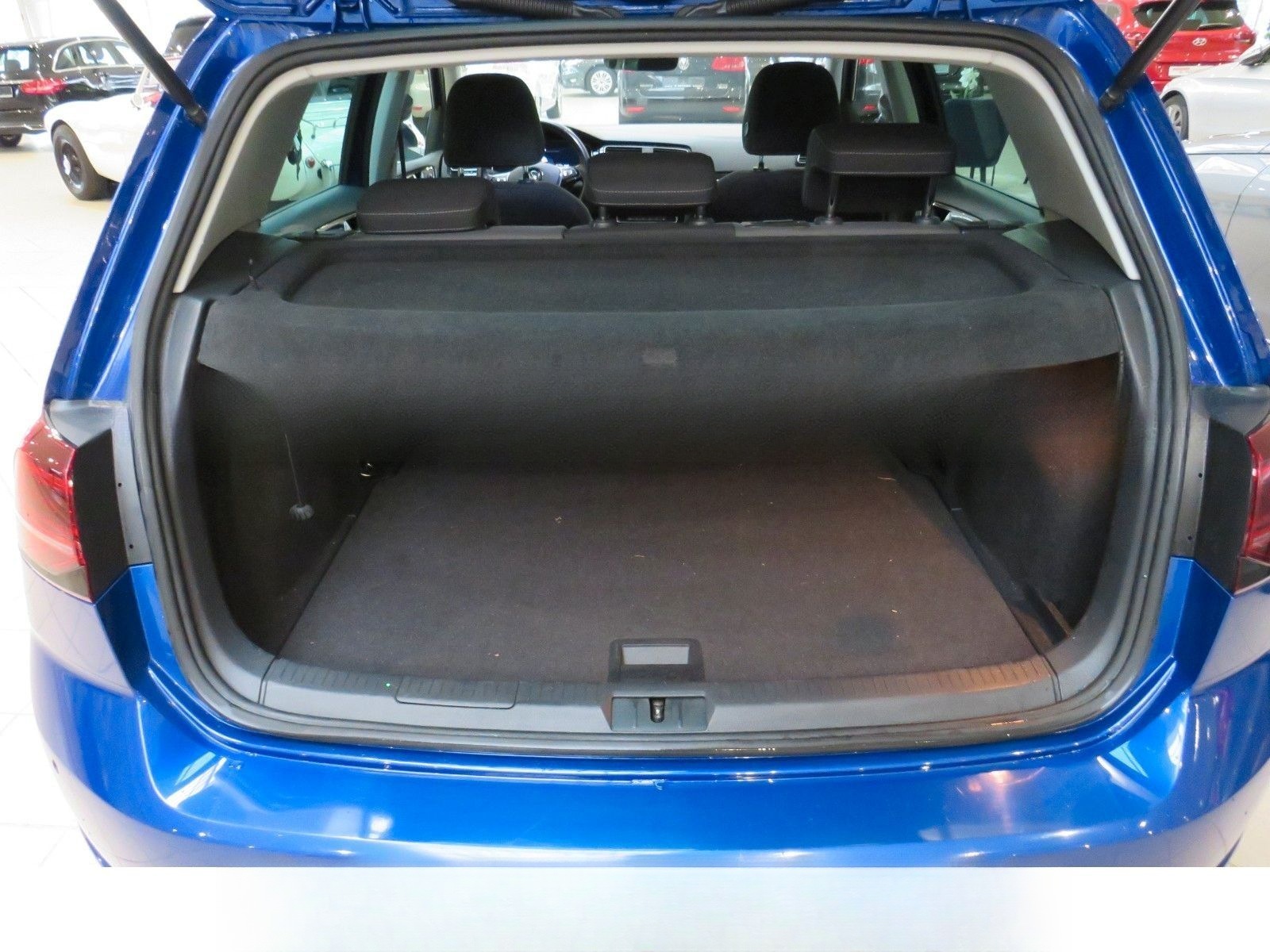 Volkswagen Golf VII Lim.*R-Line*LED*AHK*Navi*ACC*Fernl*LM18 foto 20