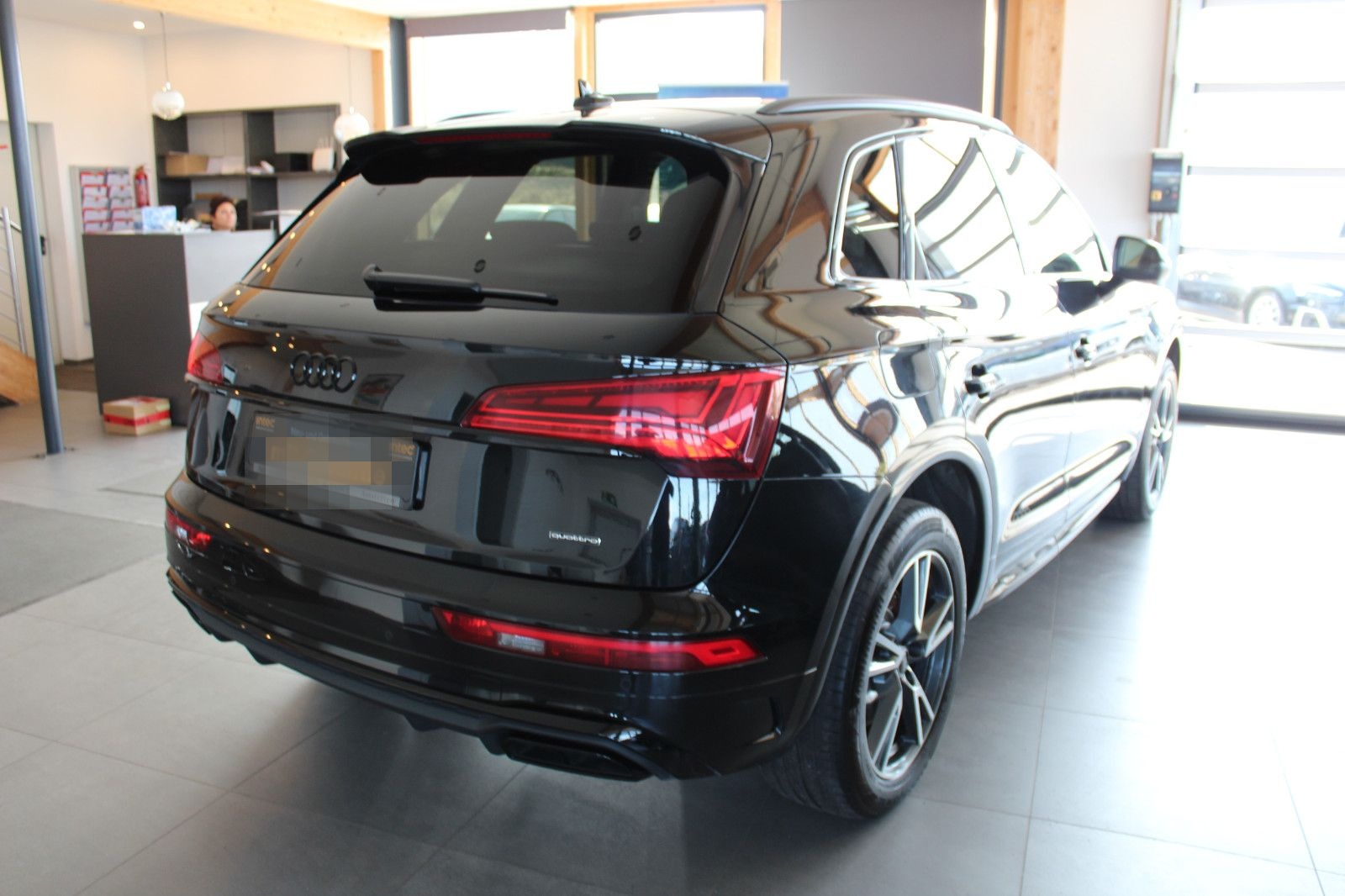Audi Q5 40 TDI quattro S line sport edition one foto 4