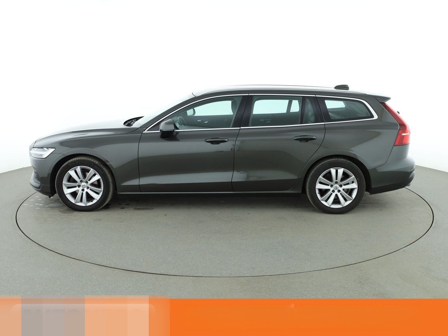 Volvo 2.0 D4 Momentum Pro Aut.*LED*TEMP*360CAM*PDC*ALU foto 3