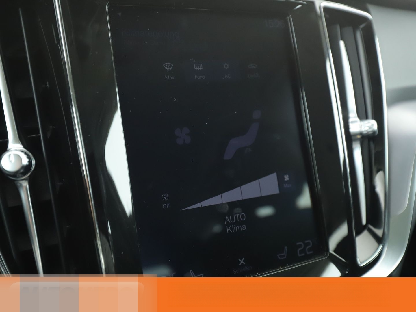 Volvo 2.0 D4 Momentum Pro Aut.*LED*TEMP*360CAM*PDC*ALU foto 24