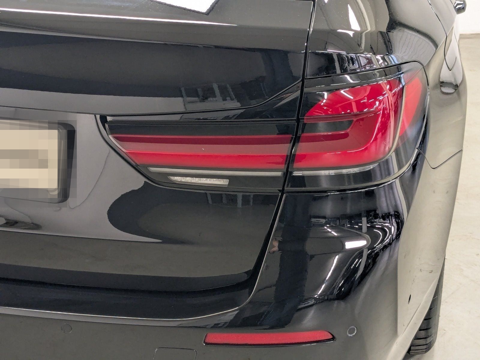BMW 520d Touring Laser Pano AHK HuD DA Prof H/K PA foto 15