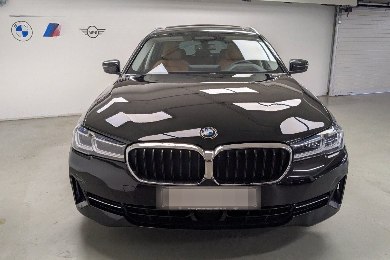 BMW 520d Touring Laser Pano AHK HuD DA Prof H/K PA foto 3
