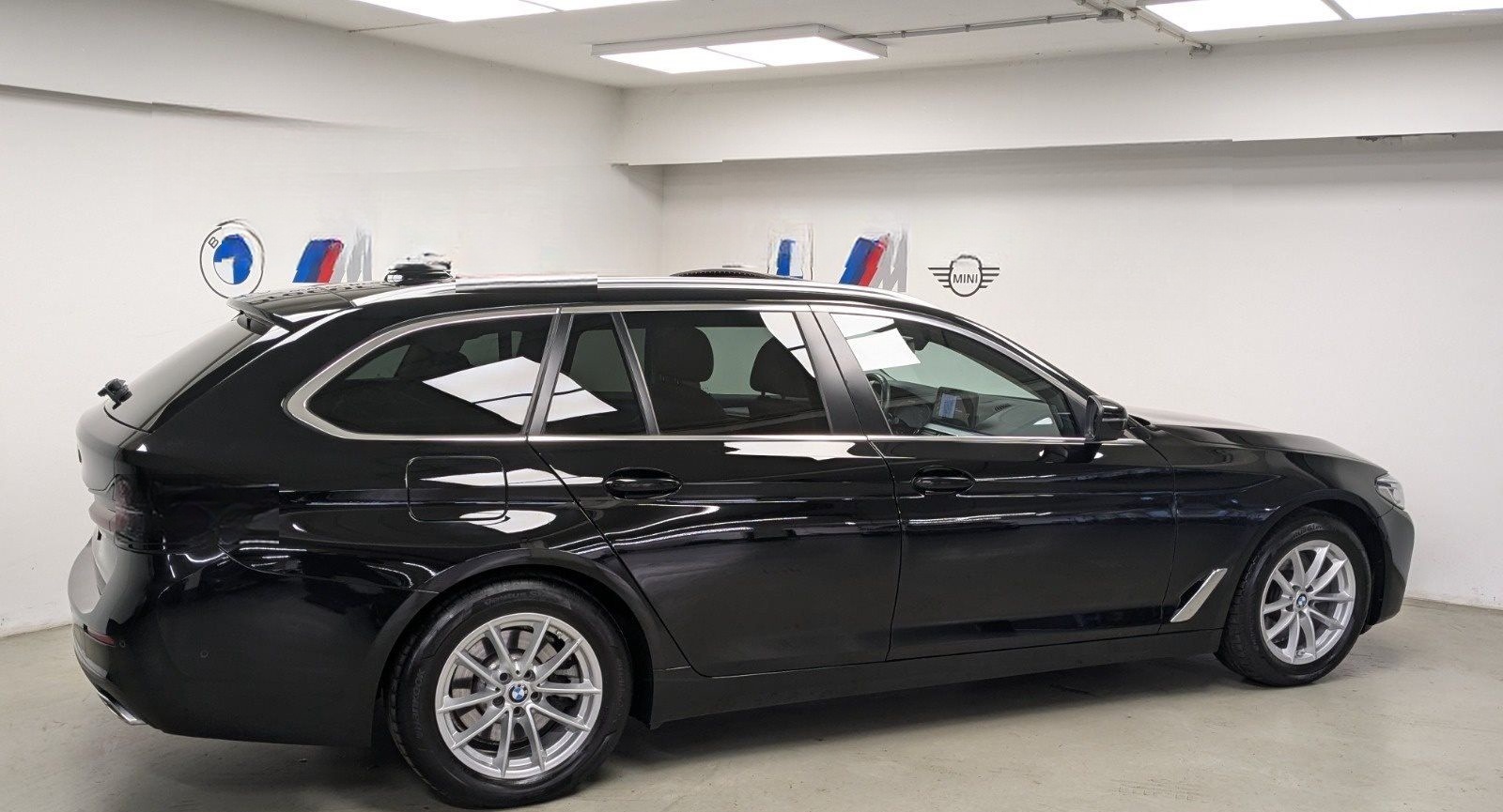 BMW 520d Touring Laser Pano AHK HuD DA Prof H/K PA foto 5