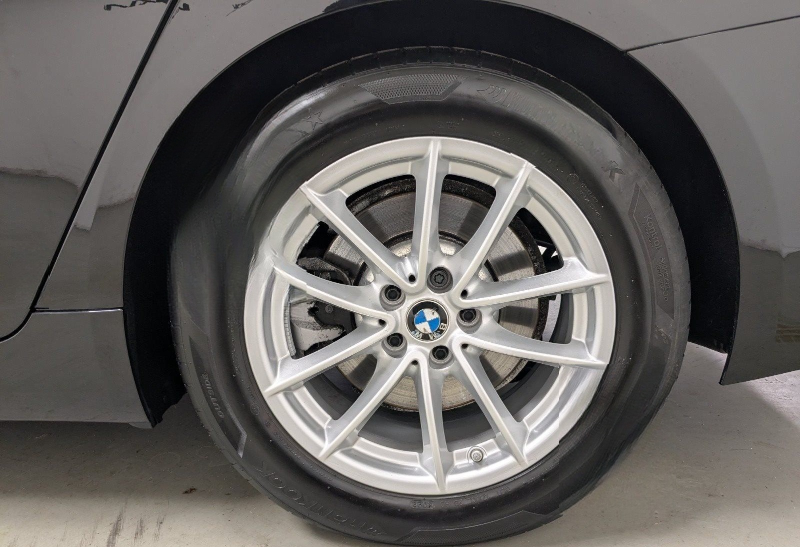 BMW 520d Touring Laser Pano AHK HuD DA Prof H/K PA foto 9