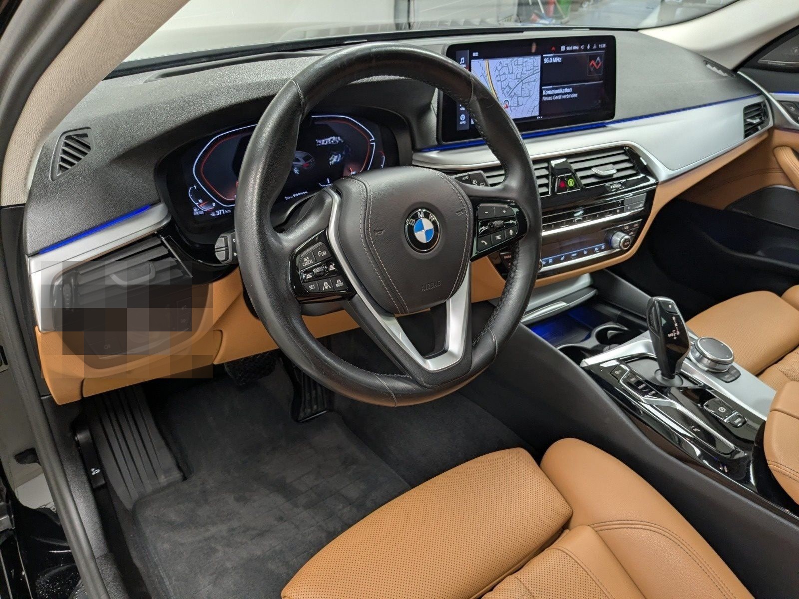 BMW 520d Touring Laser Pano AHK HuD DA Prof H/K PA foto 10