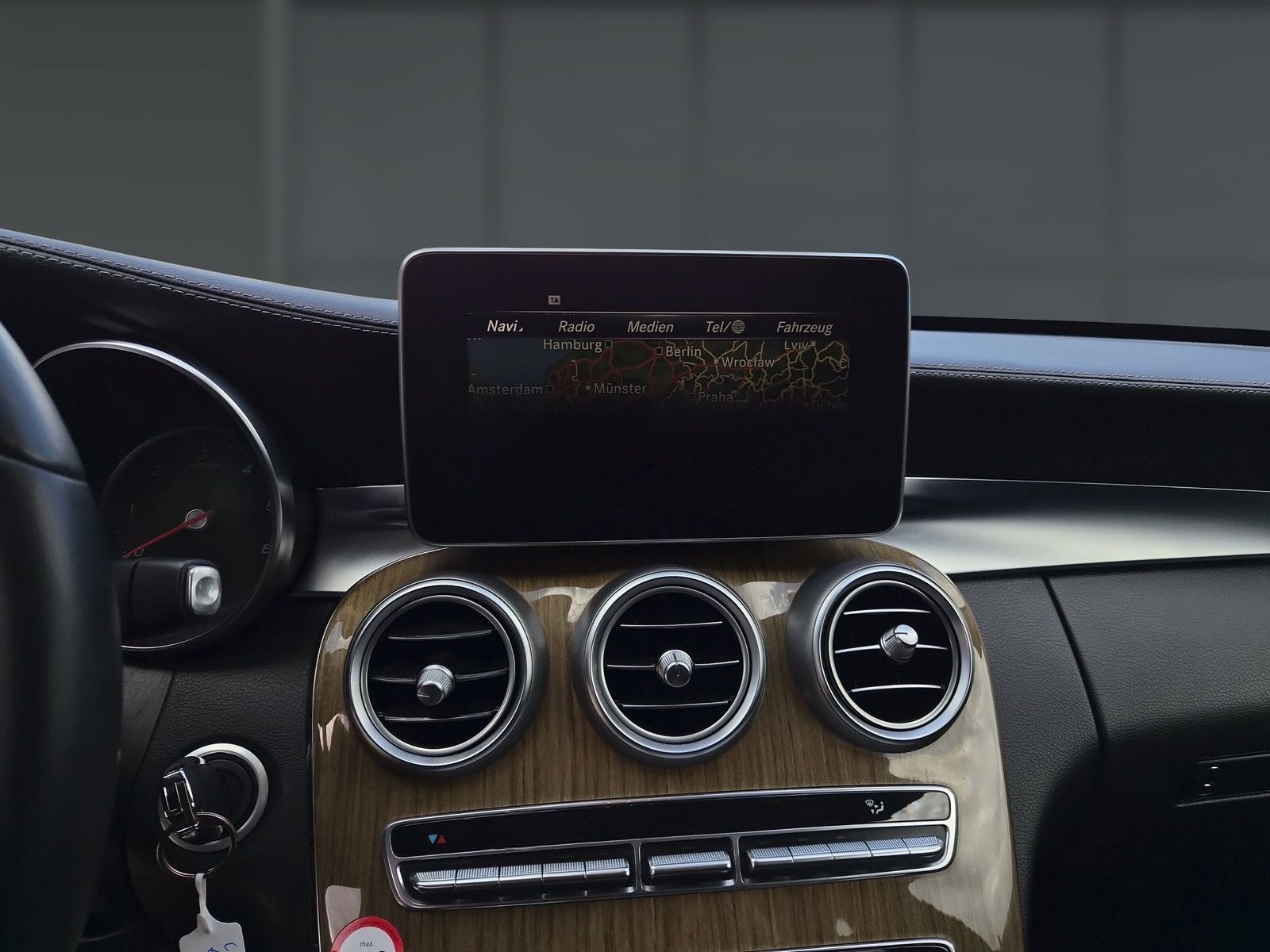 Mercedes-Benz C 220 d Exclusive AHK NAVI Memory Kamera Ambient foto 14
