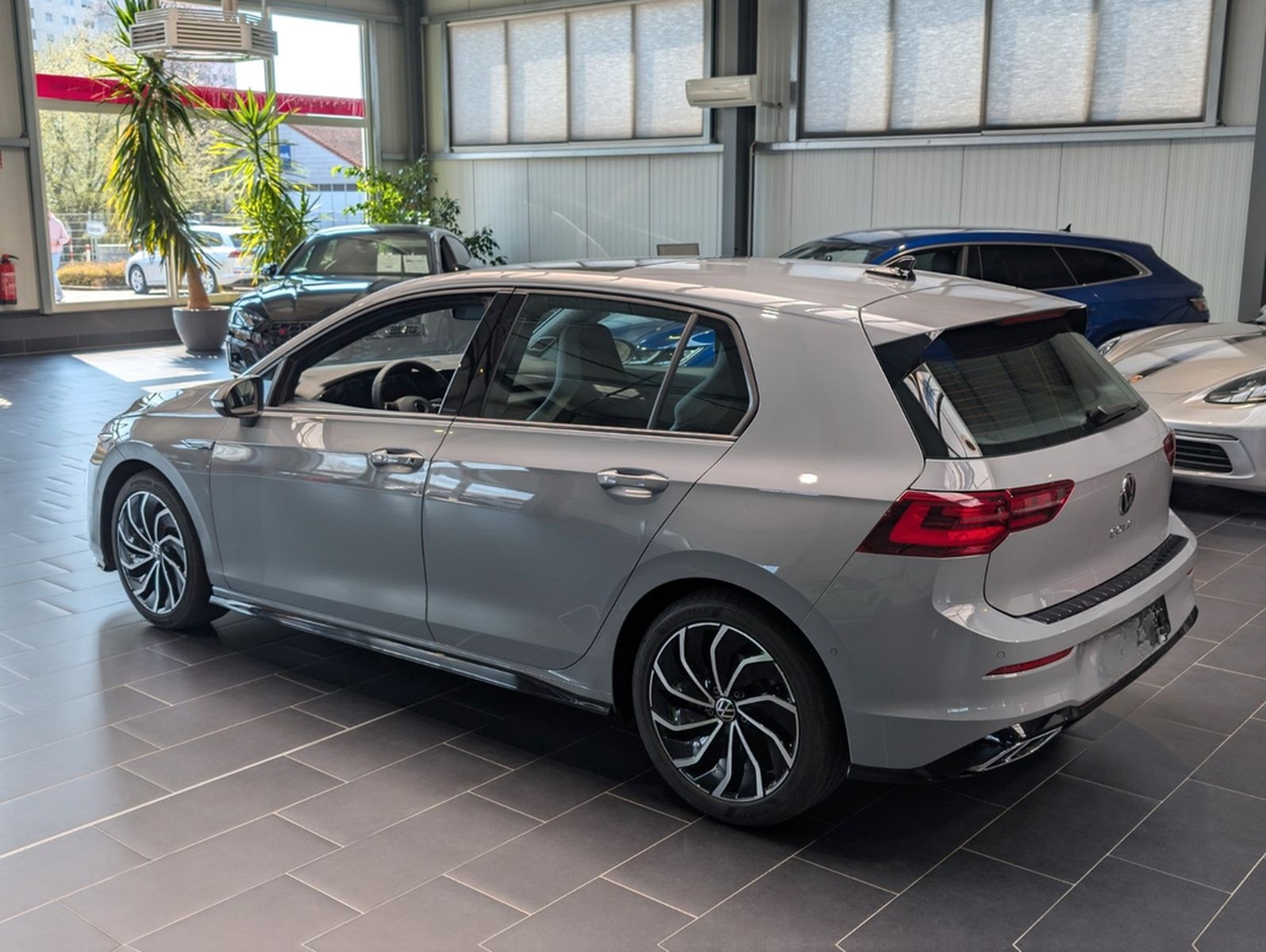 Volkswagen Golf 1.5 TSI OPF R-Line 8-fach foto 2