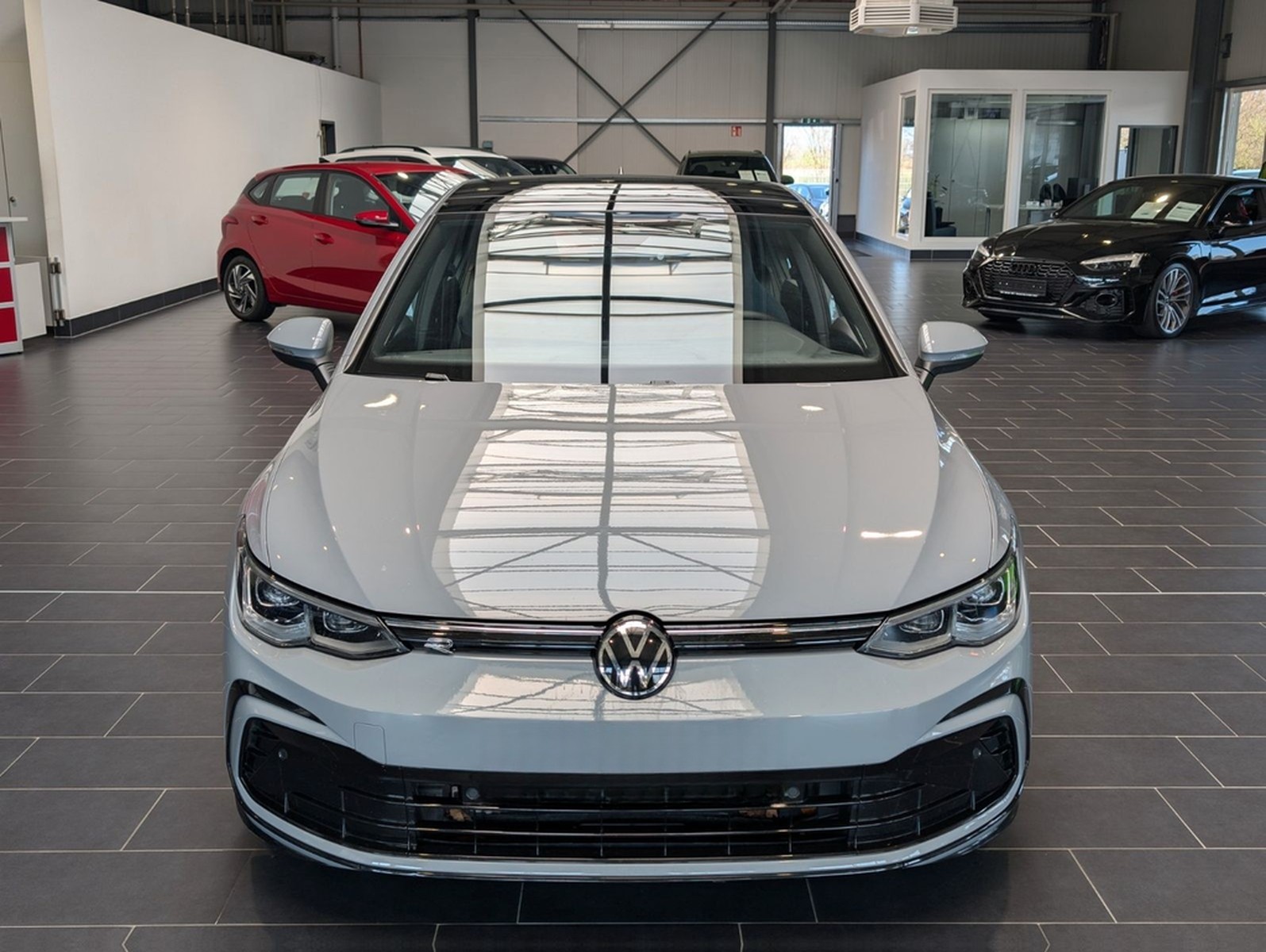 Volkswagen Golf 1.5 TSI OPF R-Line 8-fach foto 3