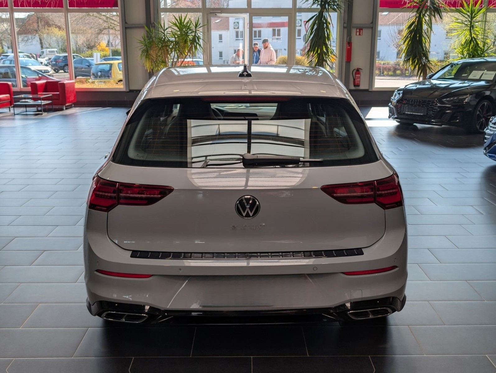 Volkswagen Golf 1.5 TSI OPF R-Line 8-fach foto 4