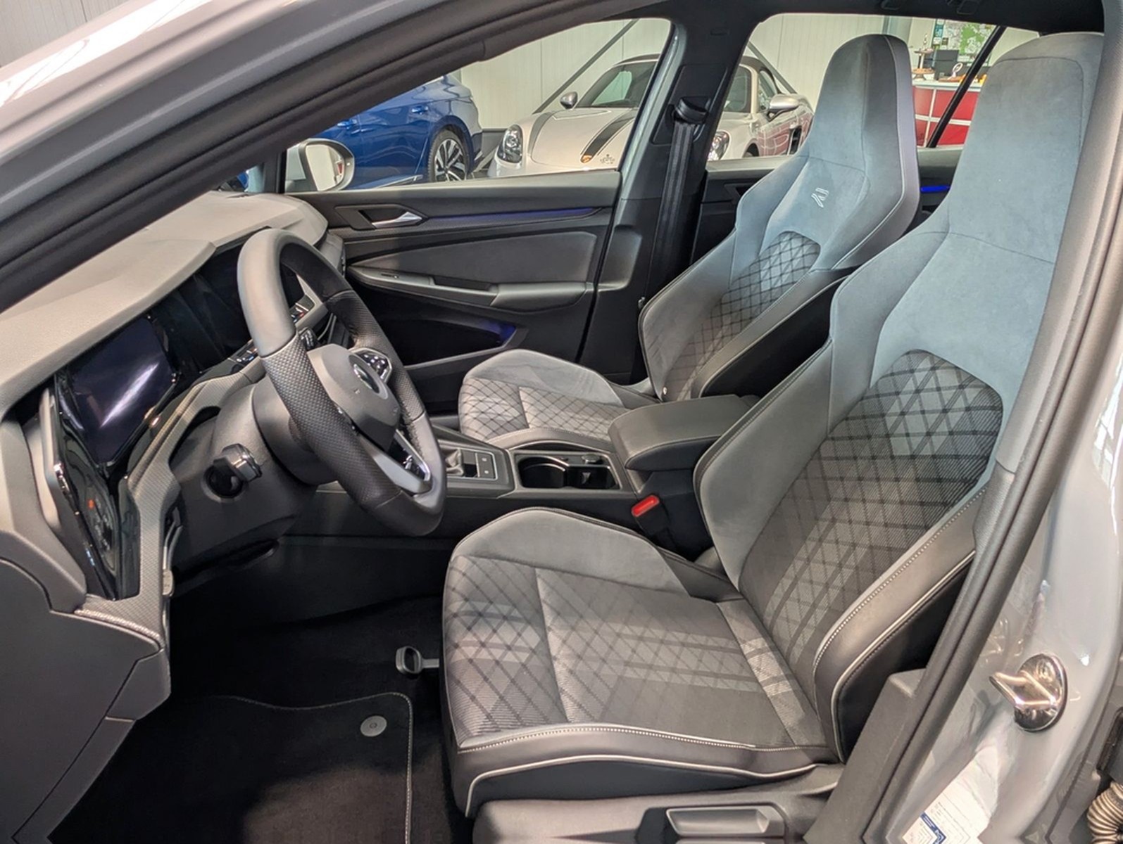 Volkswagen Golf 1.5 TSI OPF R-Line 8-fach foto 8