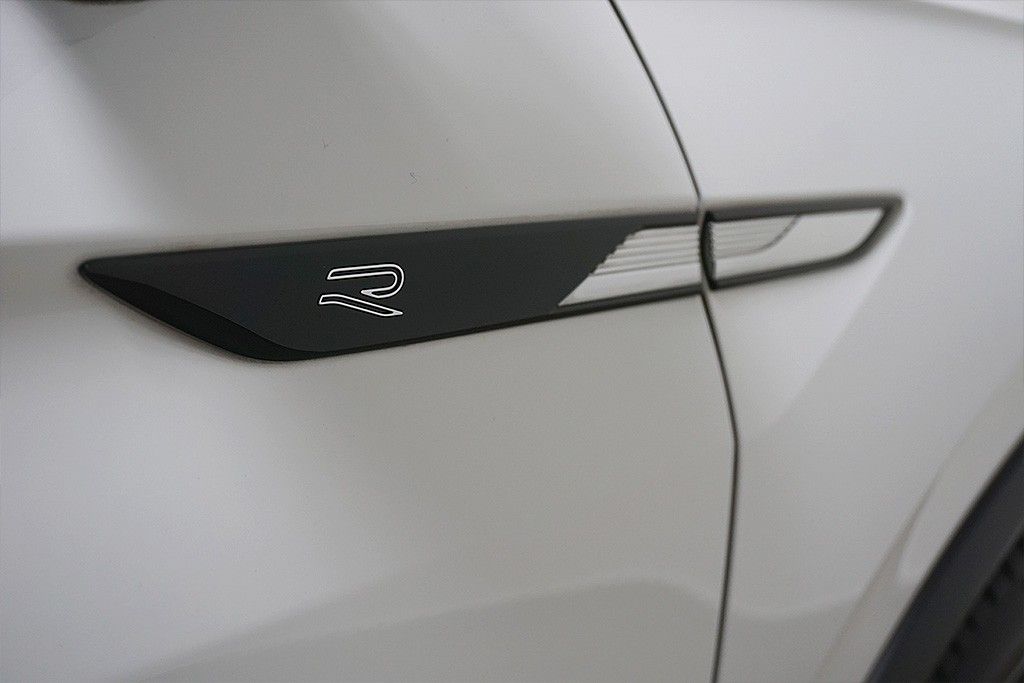 Volkswagen Tiguan Allspace 2.0TDI DSG R-Line 4M 7-Sitze AHK foto 5