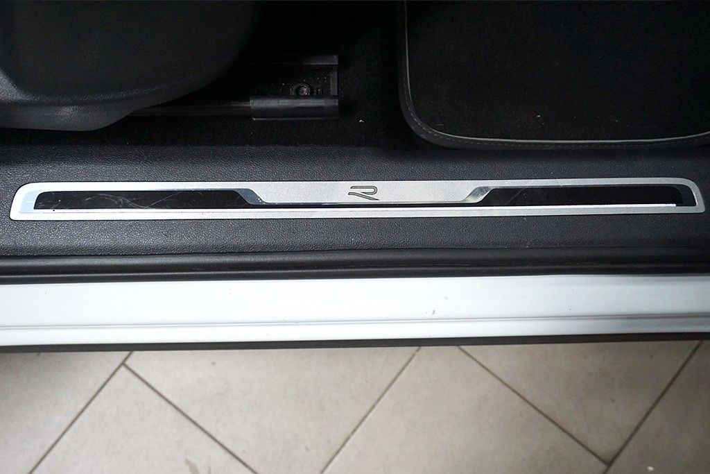 Volkswagen Tiguan Allspace 2.0TDI DSG R-Line 4M 7-Sitze AHK foto 8