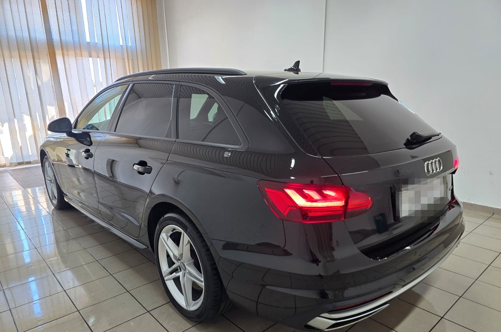 Audi A4 Avant 50 TDI quattro advanced Virtual AHK ACC foto 2