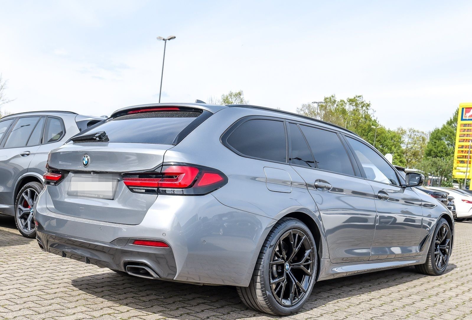 BMW 530d xDrive Touring M Sport DA Prof HUD RFK LC P foto 2