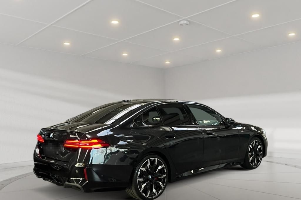 BMW 520d M Sport Carbon+Fahrassist+AHK+HUD+Pano+Wide foto 3