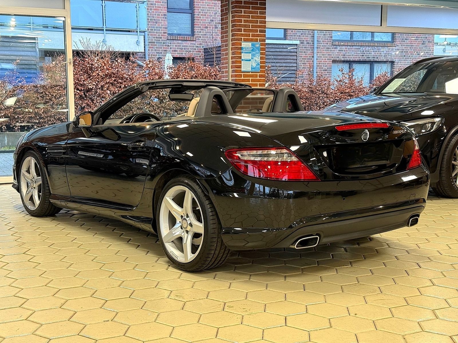 Mercedes-Benz SLK 200 BE Autom. AMG NAVI Panorama Airscarf PTS foto 3