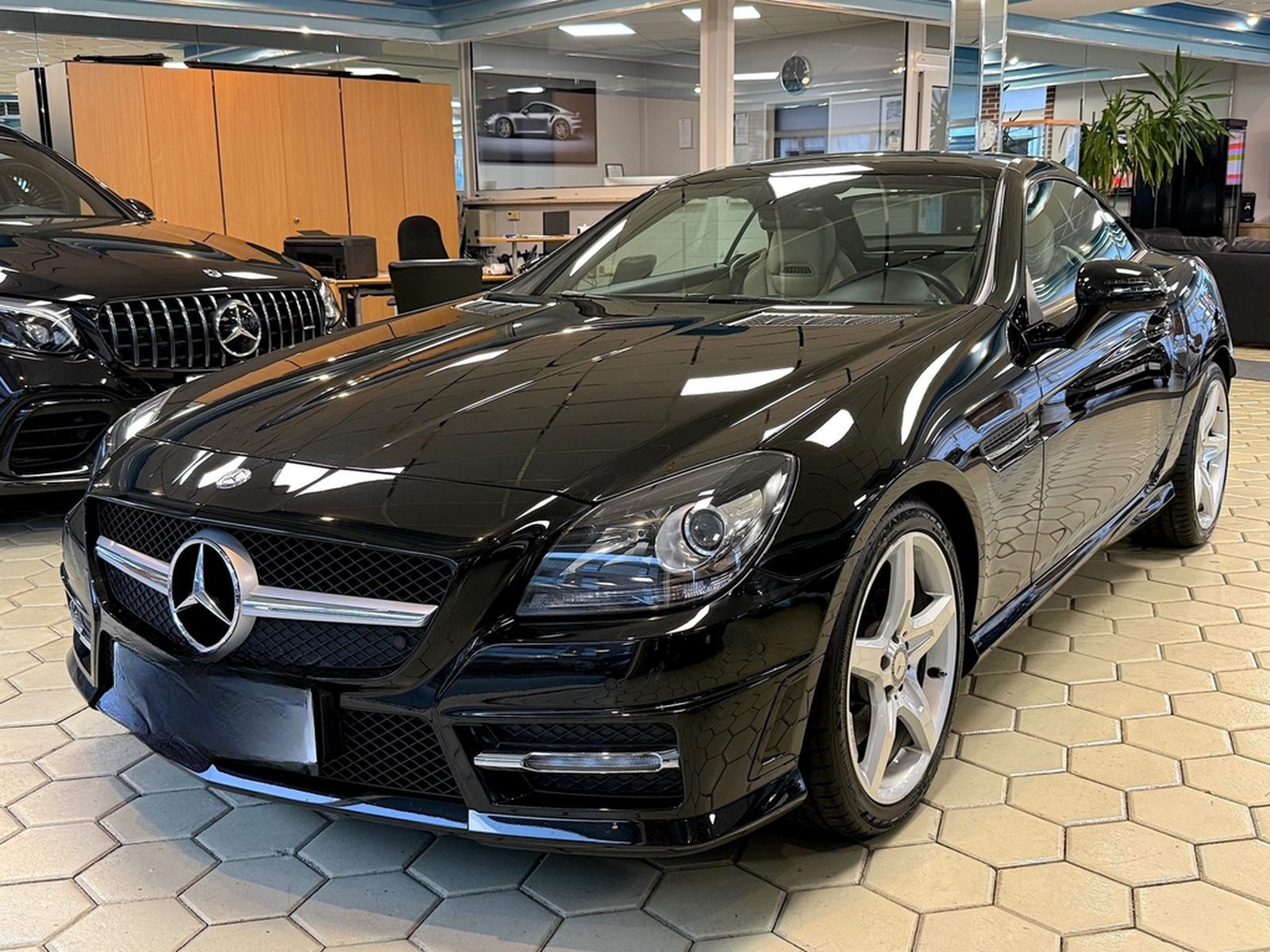 Mercedes-Benz SLK 200 BE Autom. AMG NAVI Panorama Airscarf PTS foto 4